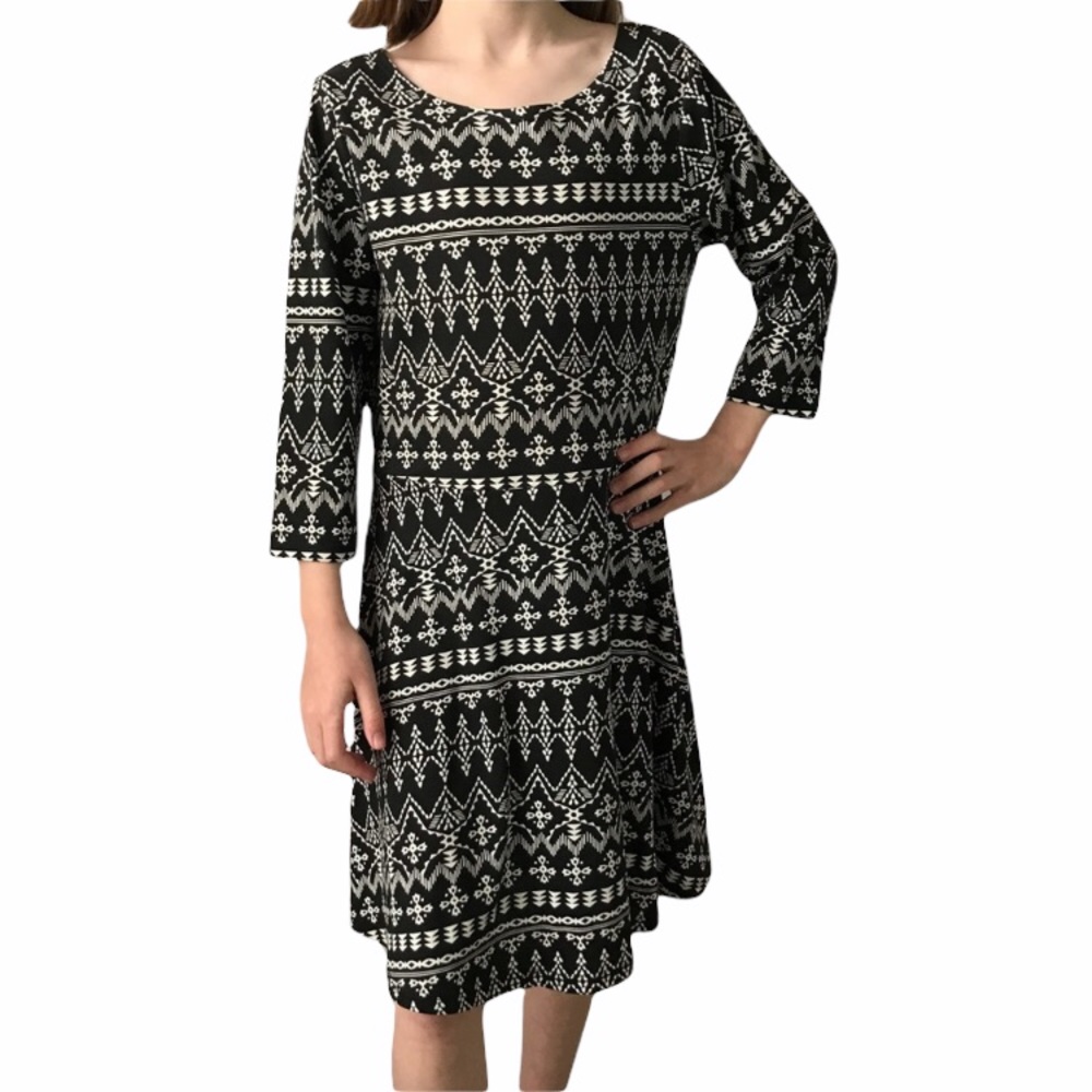 CRAZY 8 Dress Black White Pullover 3/4 Sleeves A-Line Size 7/8 Knit Pullover